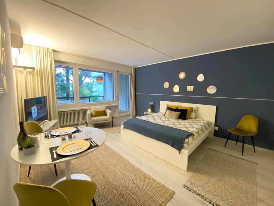 Luganersee, Pool, Strand, Parkplatz, Suite Bissone Exterior foto