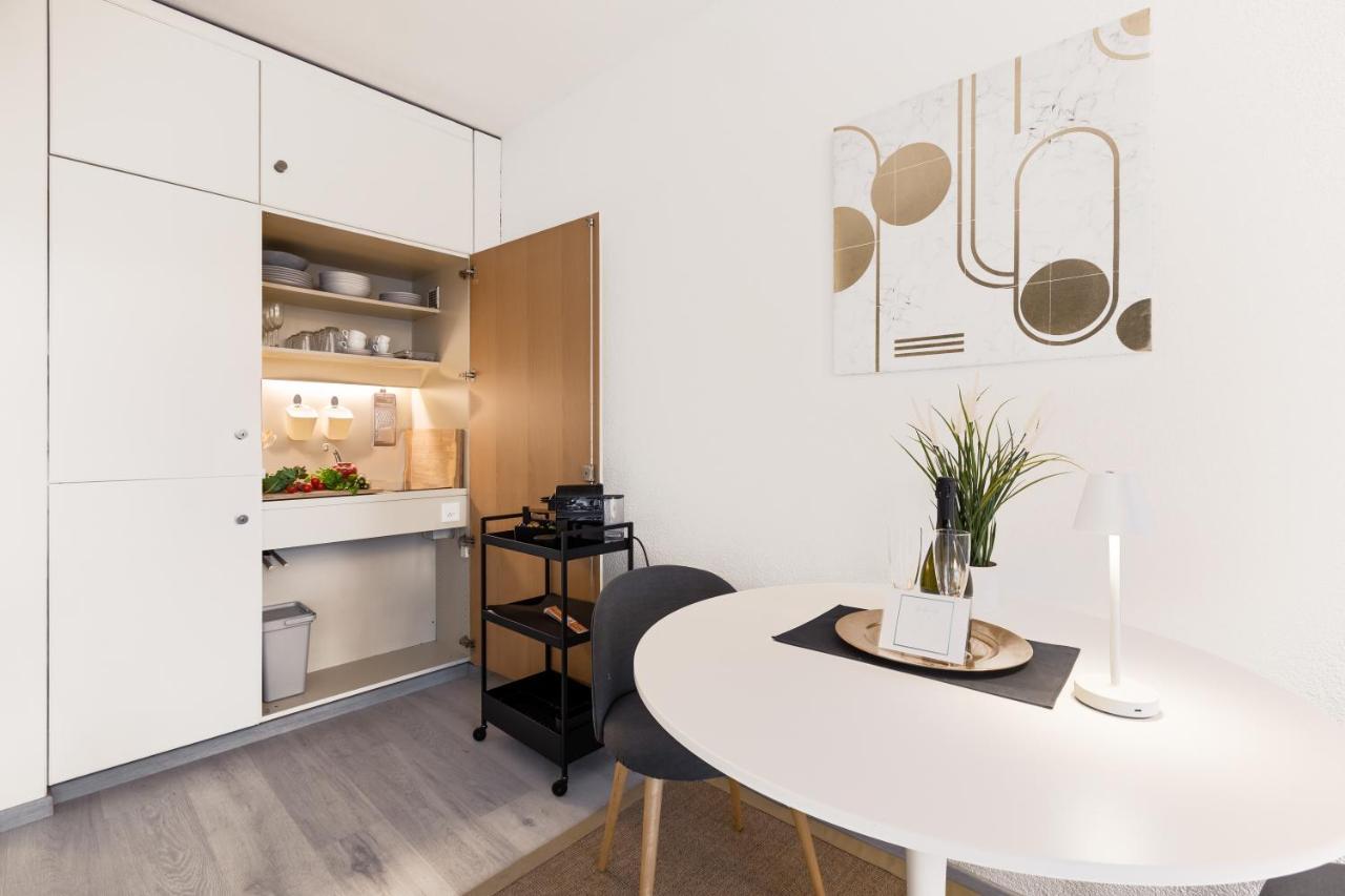 Luganersee, Pool, Strand, Parkplatz, Suite Bissone Exterior foto